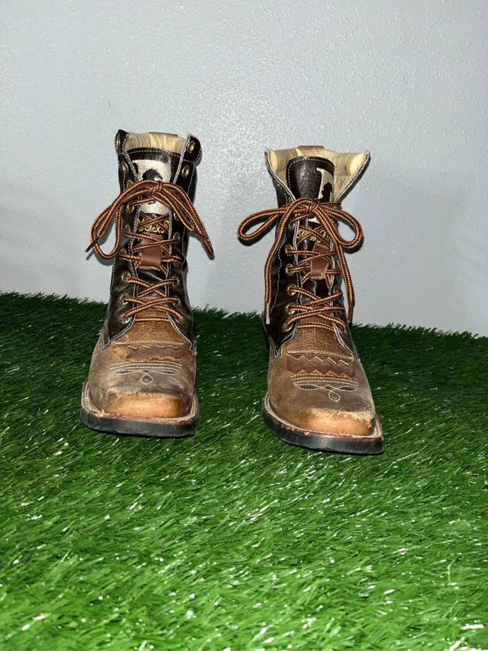 Brown Lace-Up Cowgirl Women’s Boots 9.5
